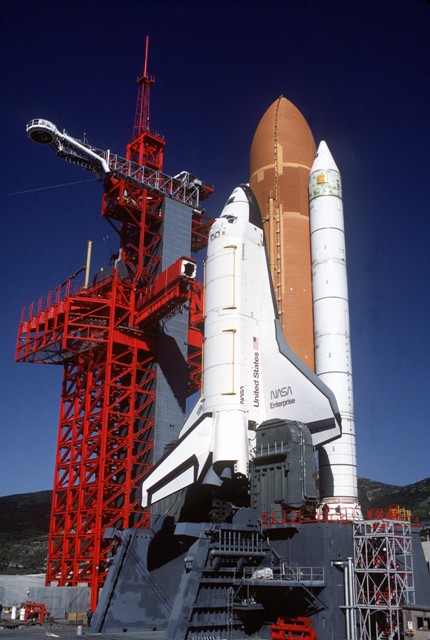 http://image.nauka.bg/astro/sts/4_Space_Shuttle_Enterprise_in_launch_configuration1.jpg