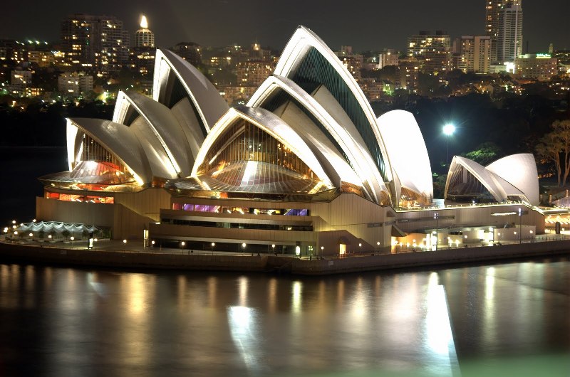 http://image.nauka.bg/kul/opera/Sydney_Opera_House_Night.jpg