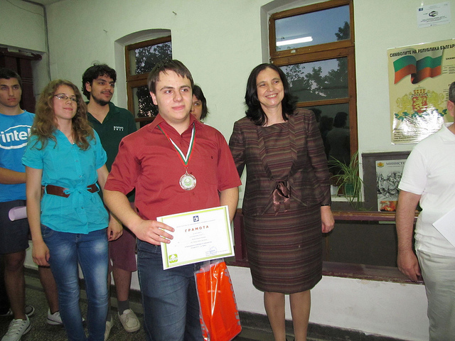 http://image.nauka.bg/news/other/Yordan%20Chapyrov-bronzov-medal-grupa-A.jpg